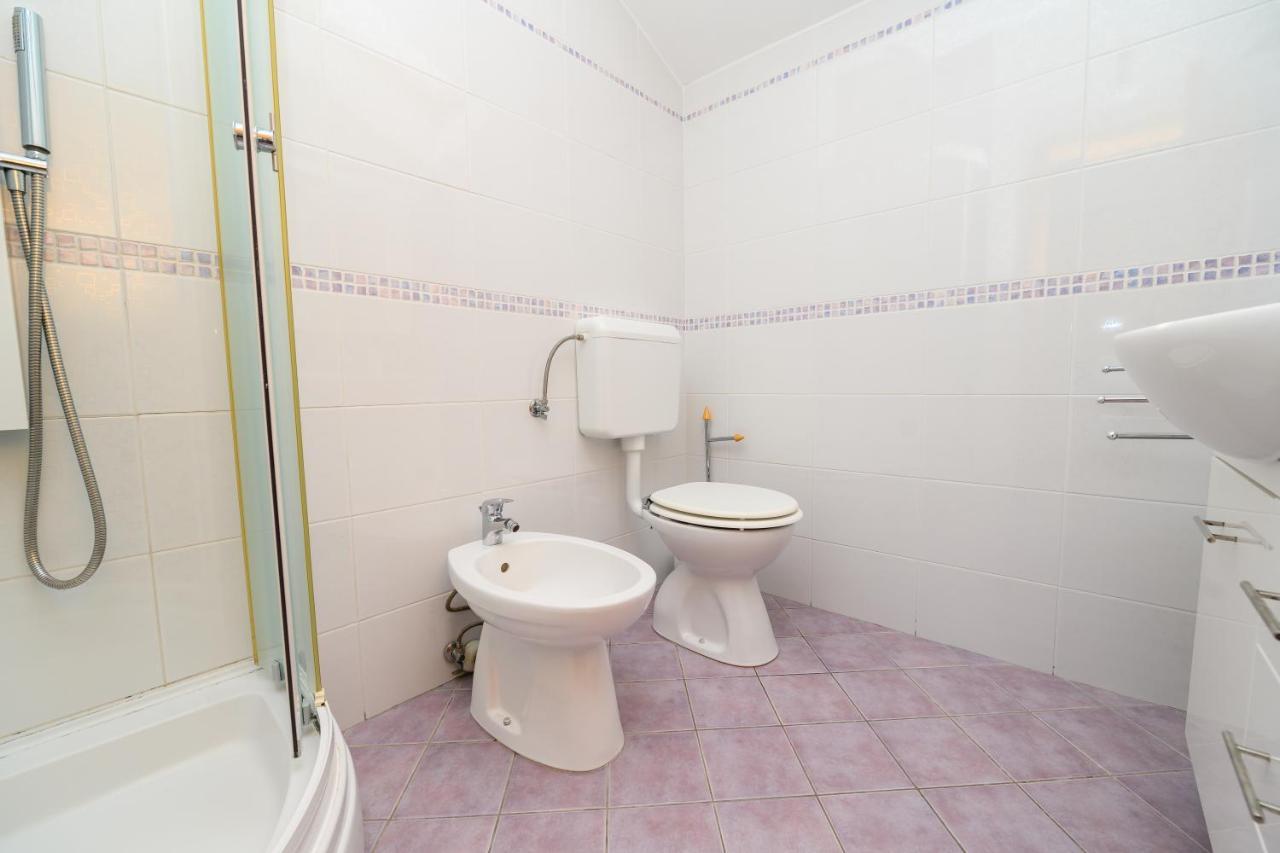 Apartmani Loreta Mali Lošinj Esterno foto