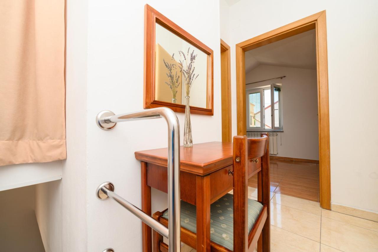 Apartmani Loreta Mali Lošinj Esterno foto