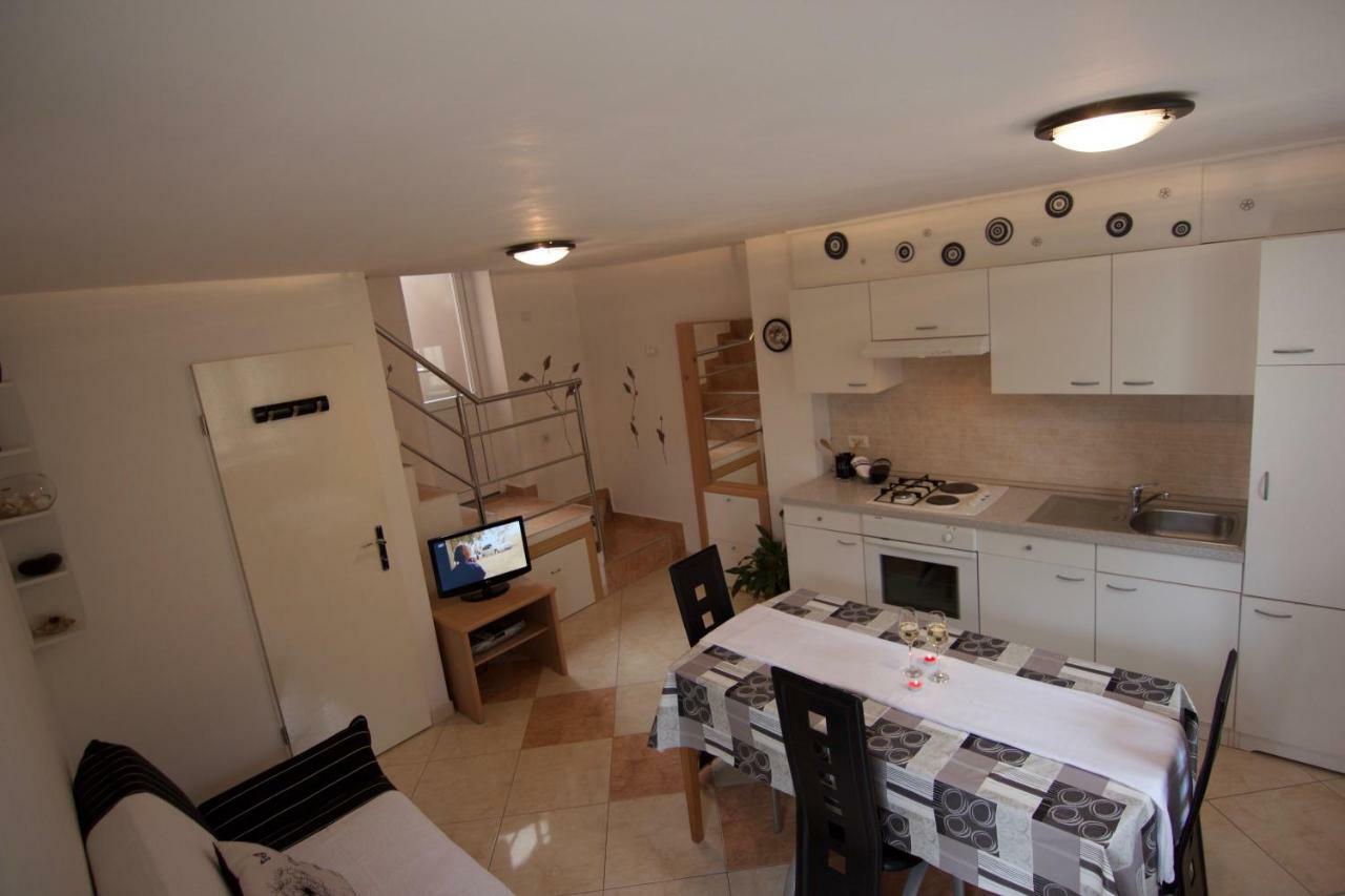 Apartmani Loreta Mali Lošinj Esterno foto